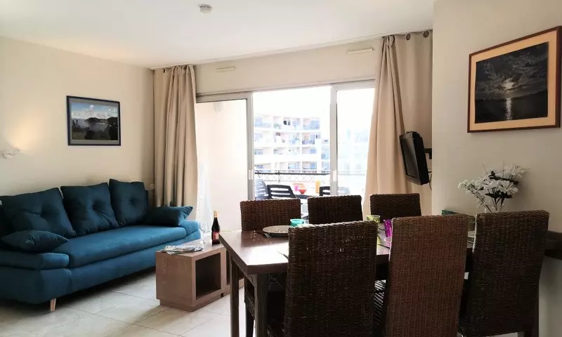 2 Pièces pour 6 Personnes