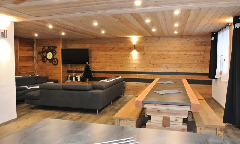 7 Pièces 12 personnes