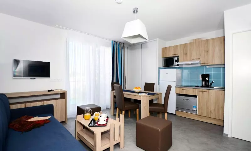 3 Pièces Cabine 6/8 Personnes Communicant