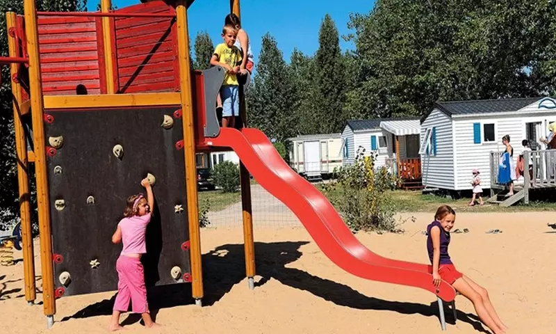 Camping Les Almadies***