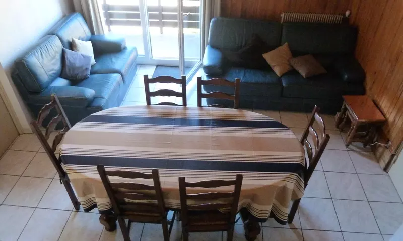 3 Pièces 10 personnes