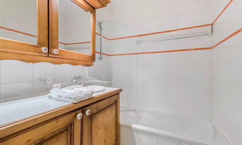 3 pièces 6 pers Sélection