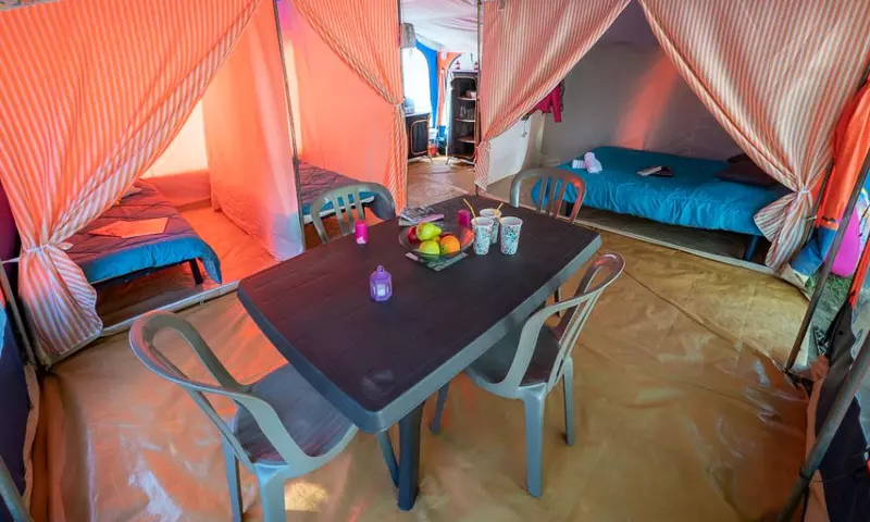 Tente Equipée 3 Pièces 4 Personnes Sans Sanitaires