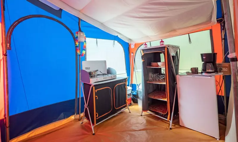 Tente Equipée 3 Pièces 4 Personnes Sans Sanitaires