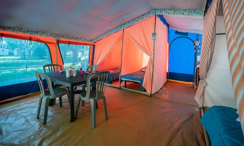 Tente Equipée 3 Pièces 4 Personnes Sans Sanitaires