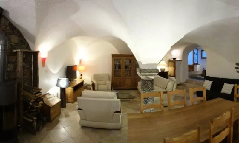 3 Pièces 8 personnes