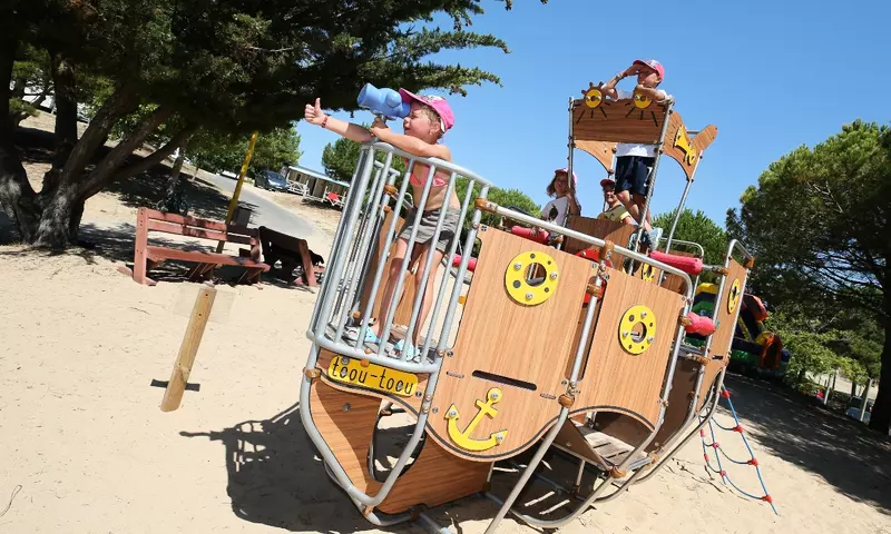 Camping Plage Des Tonnelles ****