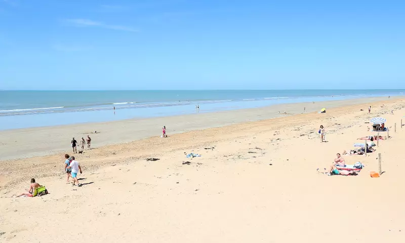 Camping Plage Des Tonnelles ****