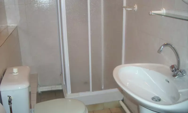 3 Pièces 8 personnes