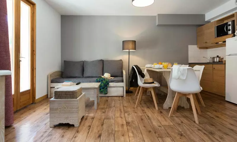 4 Pièces 8/9 Personnes