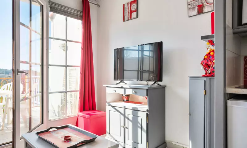 Studio 4 personnes lumineux avec balcon - Sélection - Super Home