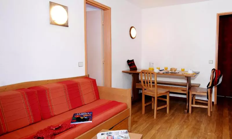 2/3 Pièces 6 Personnes