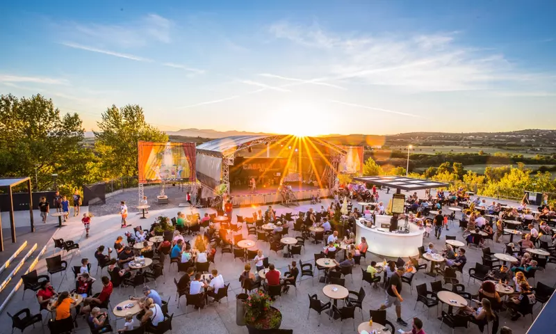 Camping Domaine Le Pommier *****