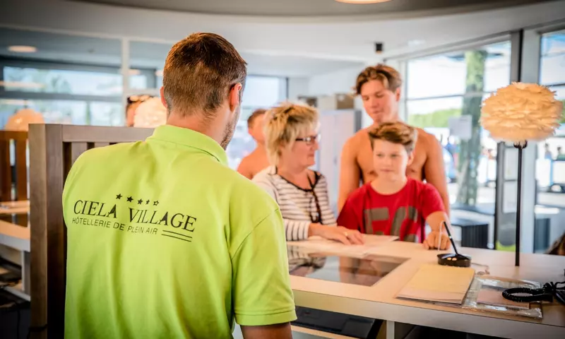 Camping Domaine Le Pommier *****