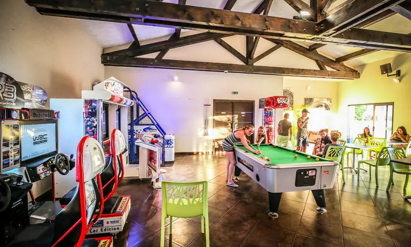 Camping Domaine Le Pommier *****