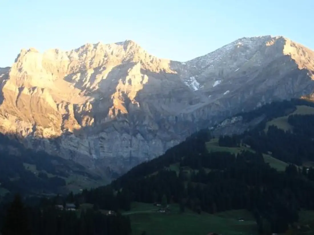 Résidence Alpenveilchen 1 Appartement/Fewo, Bad, WC, 2 Schlafräume 3.5-Zimmerwohnung