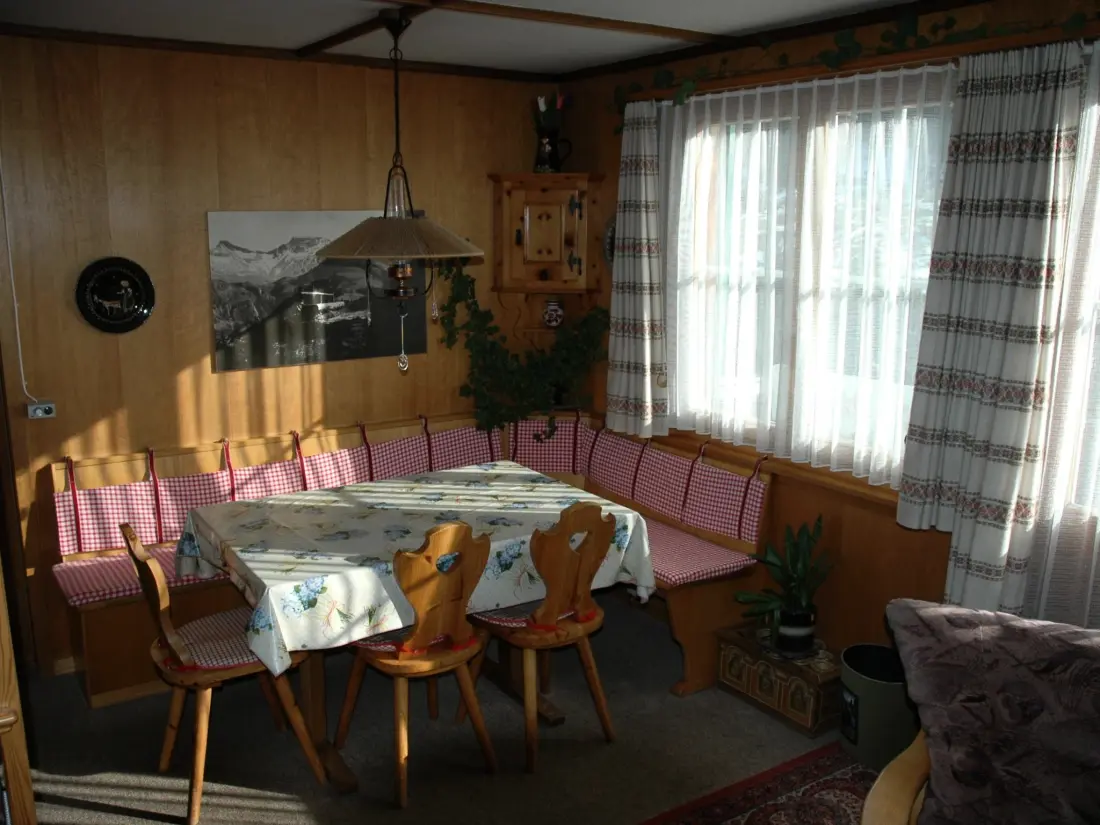 Résidence Bärgchutzli 1. Stock Appartement/Fewo, Bad, WC, 2 Schlafräume 3-Zimmerwohnung