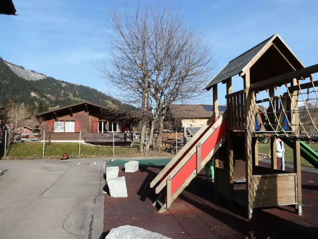 Résidence Bodehus Ferienhaus, Dusche, WC, 3 Schlafräume 4-Zimmer-Einzelchalet