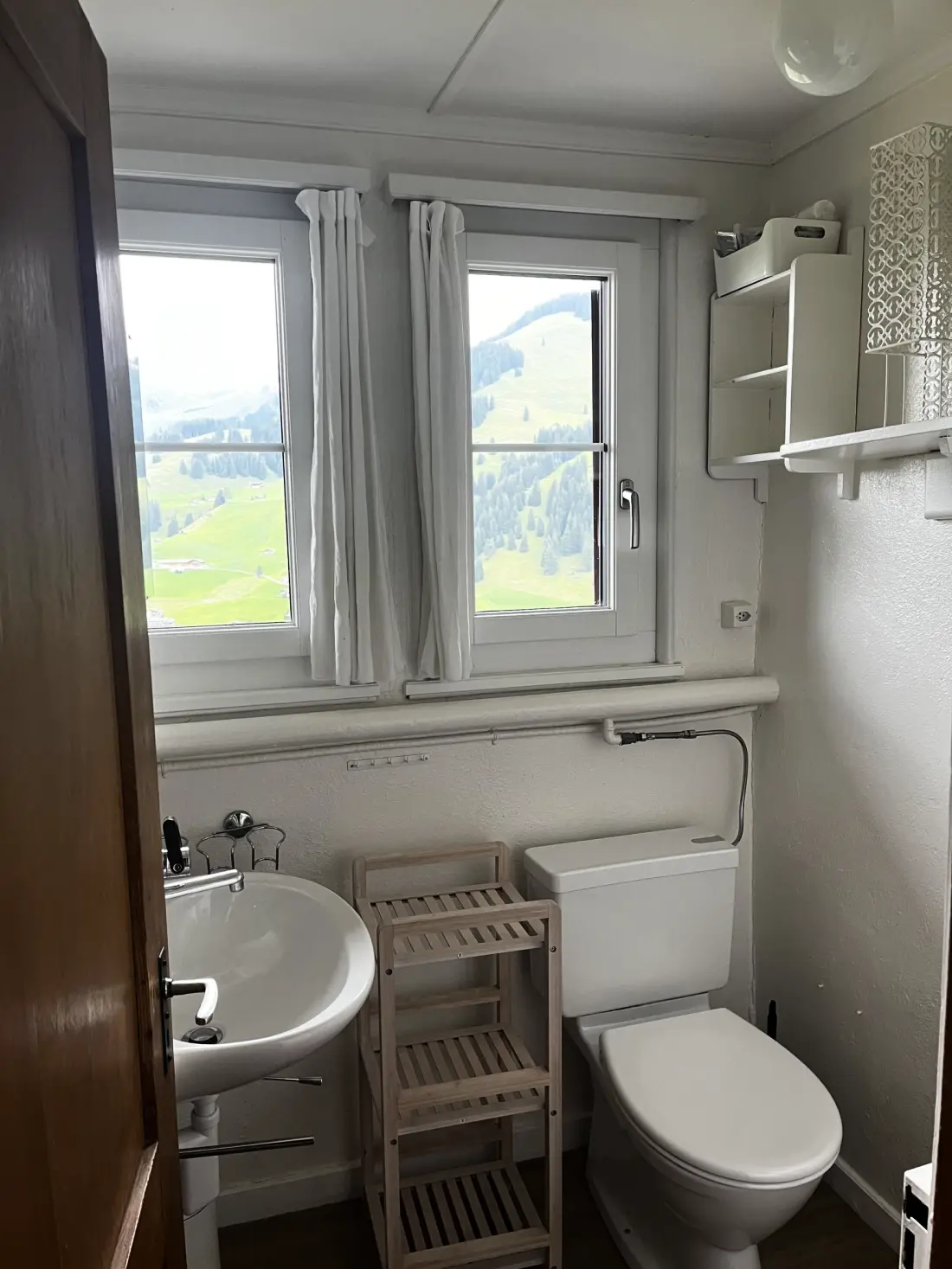 Résidence Buebebärg Ferienhaus, Dusche und Bad, WC, 2 Schlafräume 3.5-Zimmerwohnung