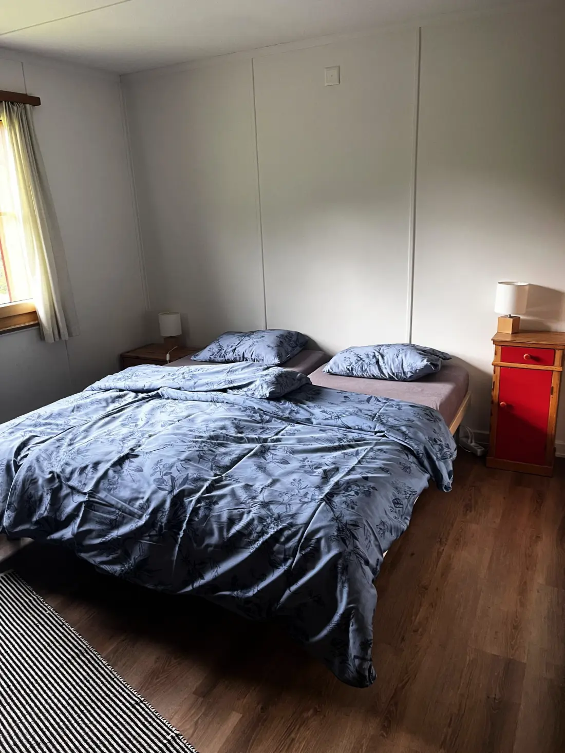 Résidence Buebebärg Ferienhaus, Dusche und Bad, WC, 2 Schlafräume 3.5-Zimmerwohnung