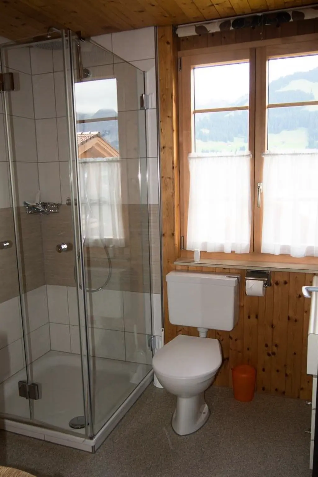 Résidence Chalet Azeno OG Appartement/Fewo, Dusche und Badewanne, 2 Schlafräume