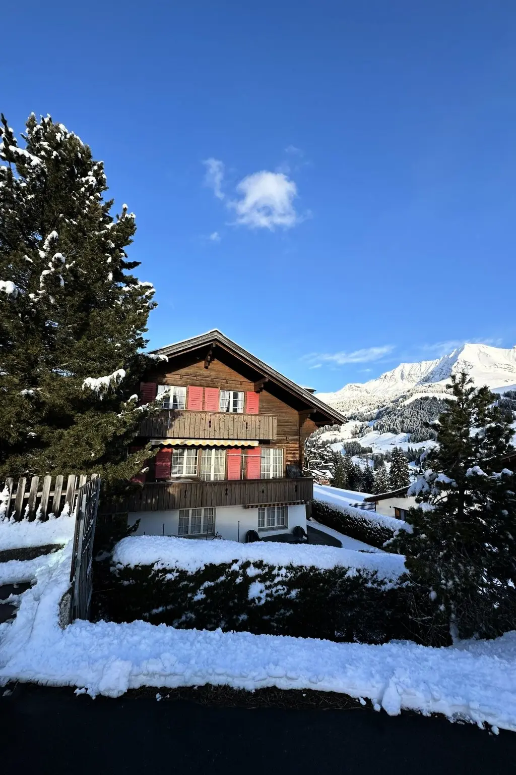 Résidence Chalet Sunneschy DG Appartement/Fewo, Dusche und Bad, WC, 2 Schlafräume