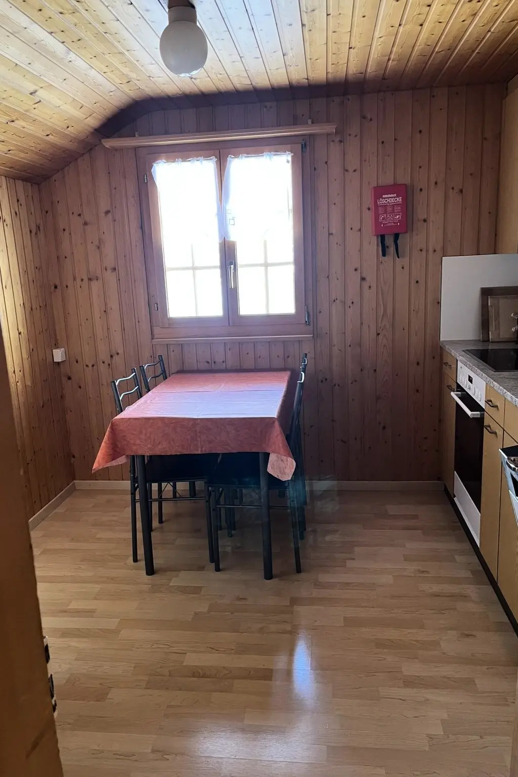 Résidence Chalet Sunneschy DG Appartement/Fewo, Dusche und Bad, WC, 2 Schlafräume