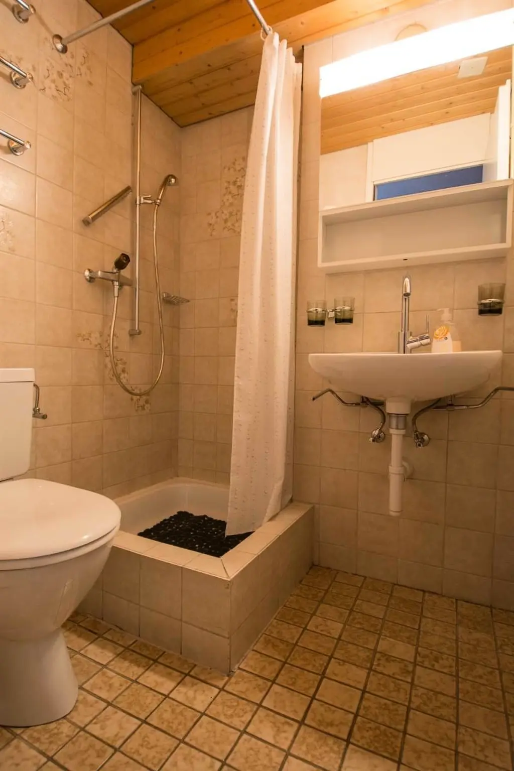 Résidence Ferienwohnung Schlegeli Appartement/Fewo, Dusche, WC, 2 Schlafräume