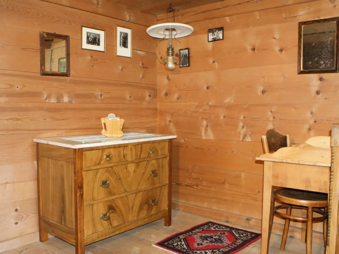 Résidence Heuzündli Ferienhaus, Dusche, WC, 3 Schlafräume 4-Zimmer-Ferienhaus