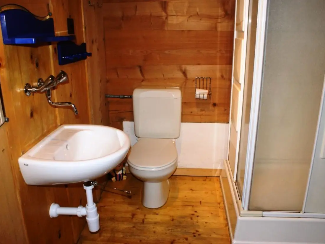 Résidence Heuzündli Ferienhaus, Dusche, WC, 3 Schlafräume 4-Zimmer-Ferienhaus