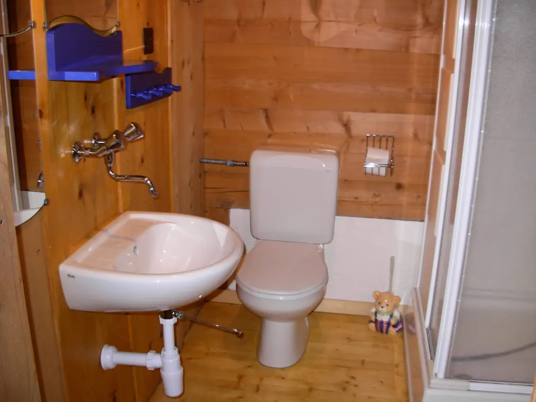 Résidence Heuzündli Ferienhaus, Dusche, WC, 3 Schlafräume 4-Zimmer-Ferienhaus