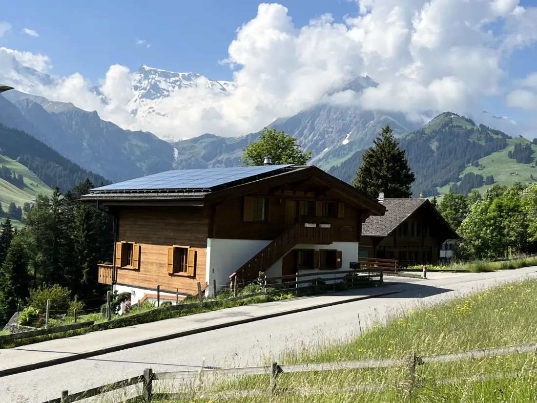 Résidence Im Rägeboge Appartement/Fewo, Bad, WC, 2 Schlafräume 3-Zimmerwohnung Dachstock
