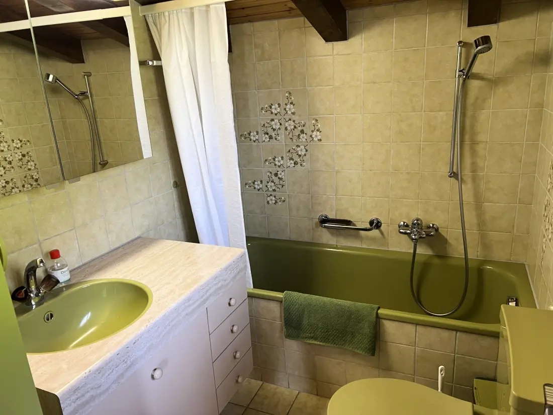 Résidence Im Rägeboge Appartement/Fewo, Bad, WC, 2 Schlafräume 3-Zimmerwohnung Dachstock