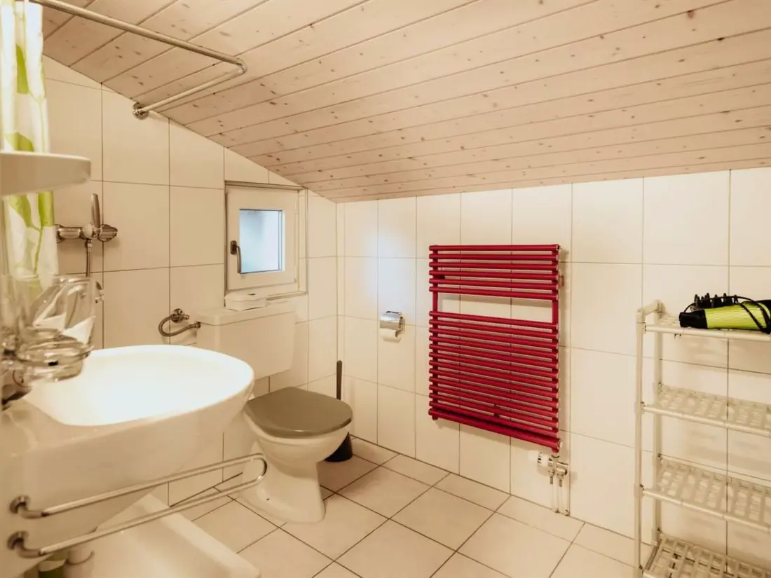 Résidence Schalmi Appartement/Fewo, Dusche, WC, 2 Schlafräume 3-Zimmerwohnung DG