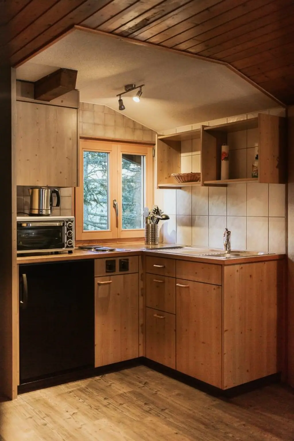 Résidence Schalmi Appartement/Fewo, Dusche, WC, 2 Schlafräume 3-Zimmerwohnung DG
