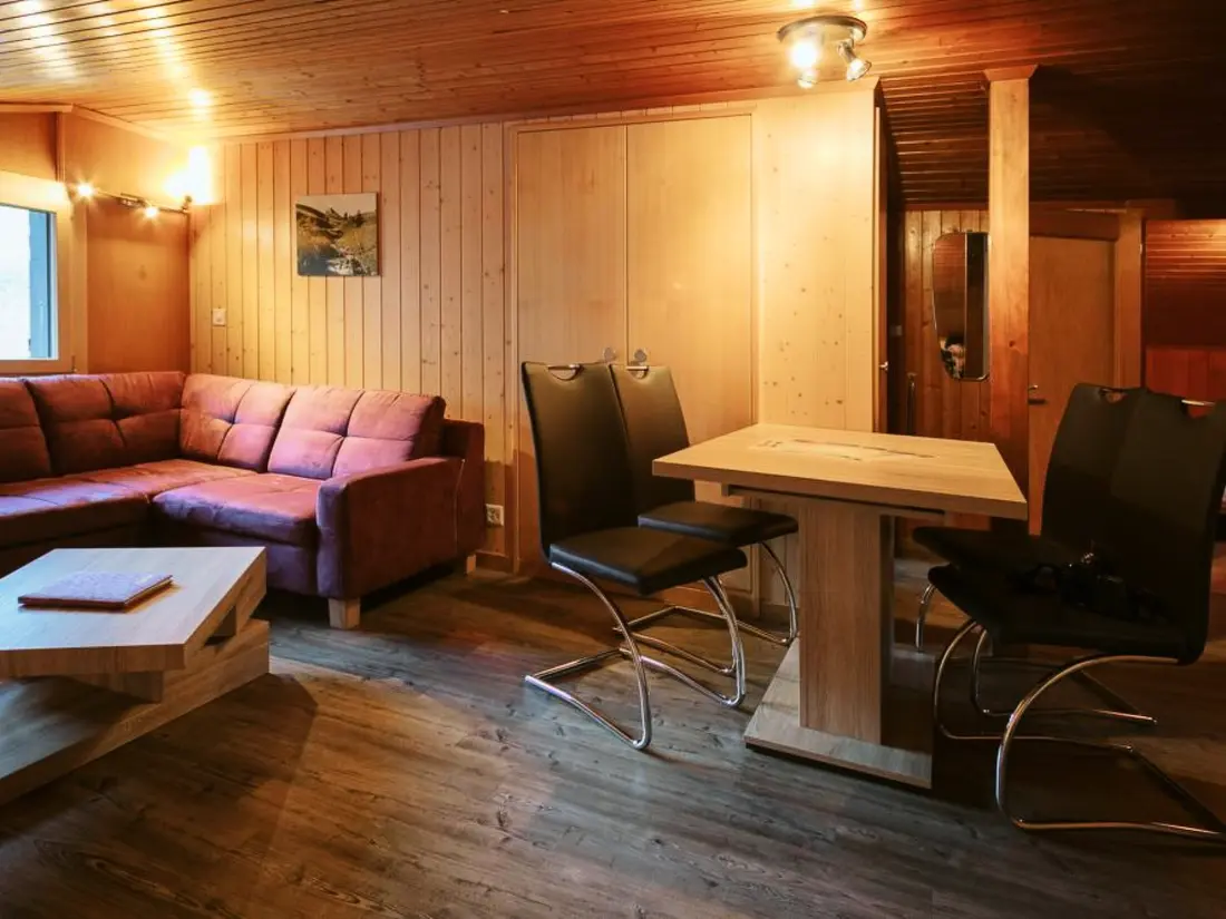 Résidence Schalmi Appartement/Fewo, Dusche, WC, 2 Schlafräume 3-Zimmerwohnung DG