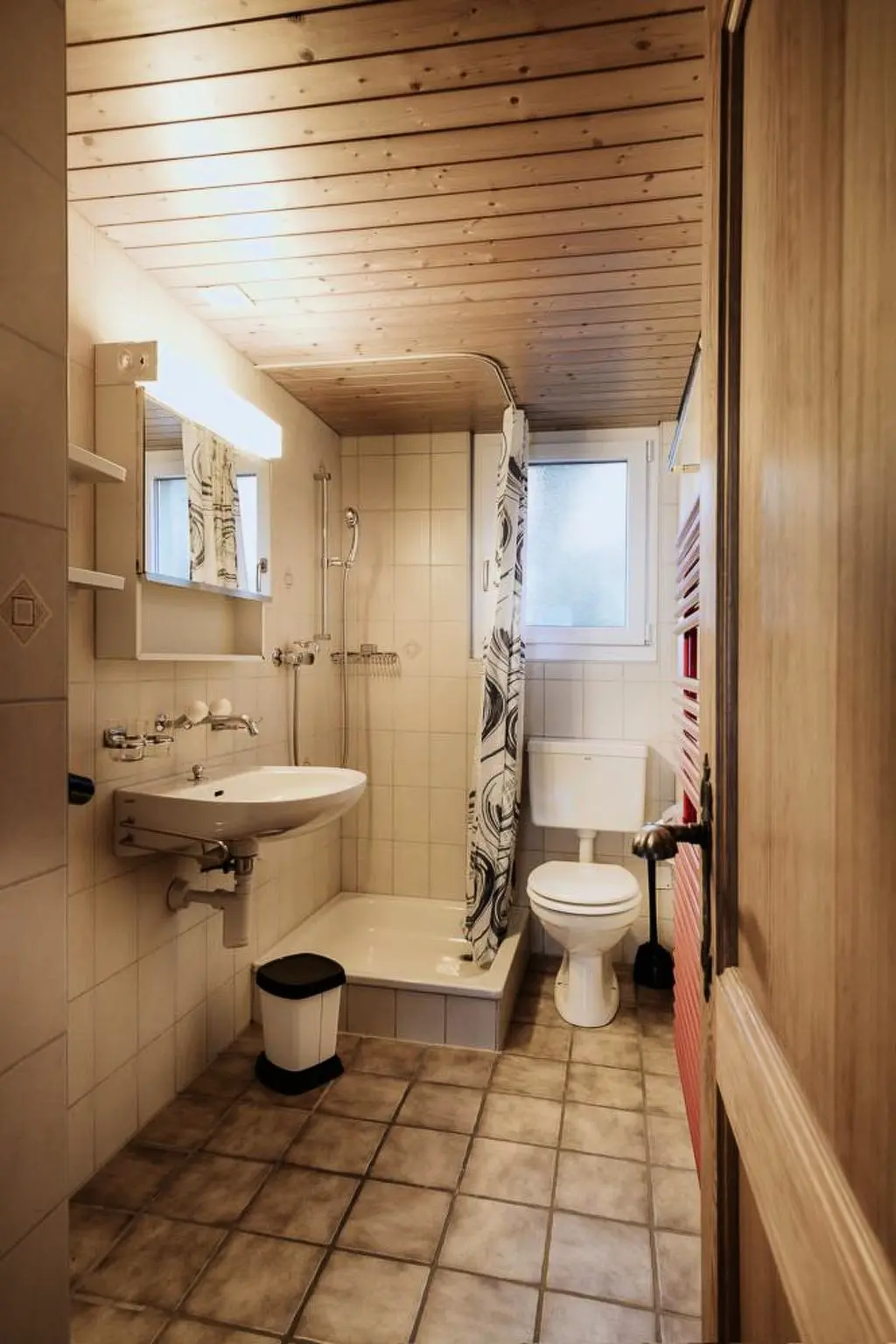Résidence Schalmi Appartement/Fewo, Dusche, WC, 2 Schlafräume 3-Zimmerwohnung EG