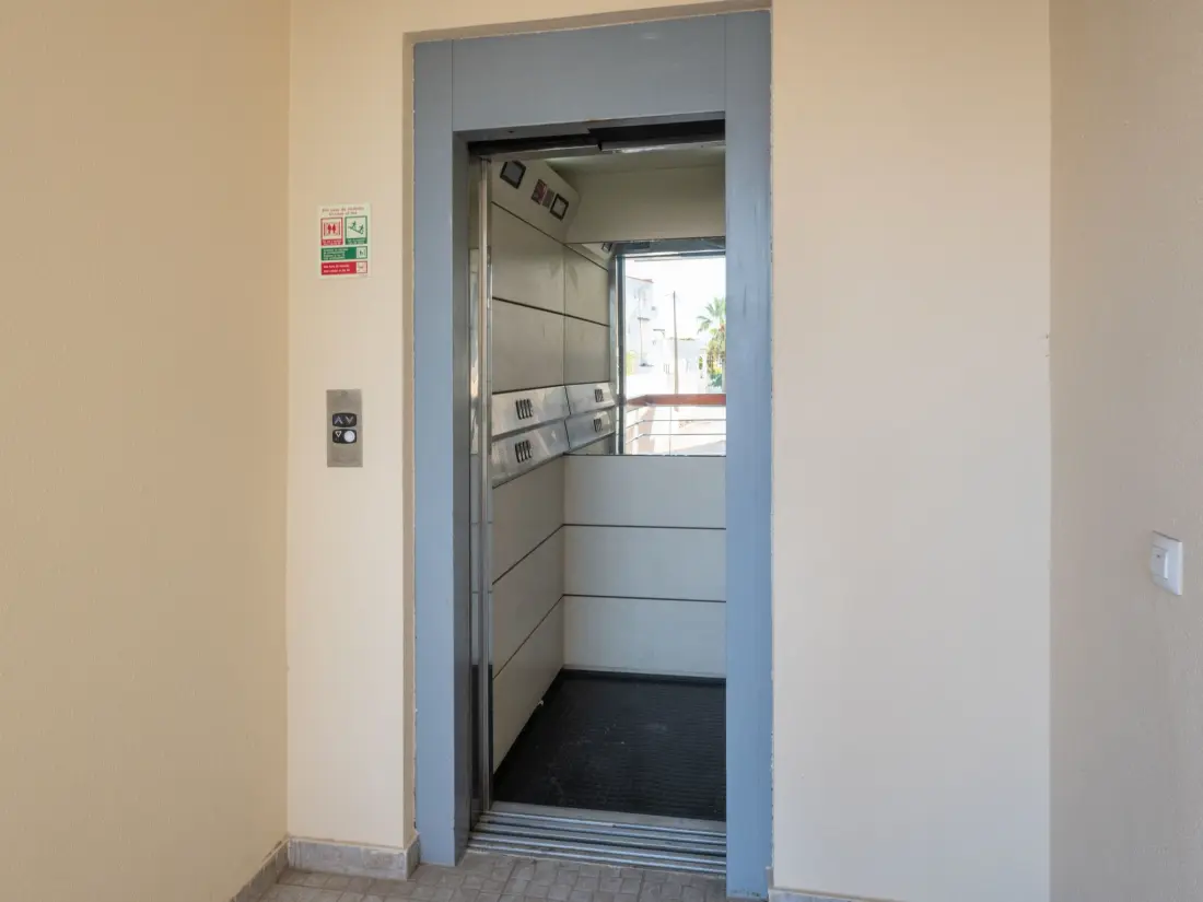 Résidence Wohnung mit Terrasse und 2 Schwimmbecken