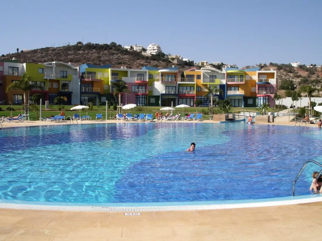 Résidence Zwei-Bett-Apartment mit großem Pool