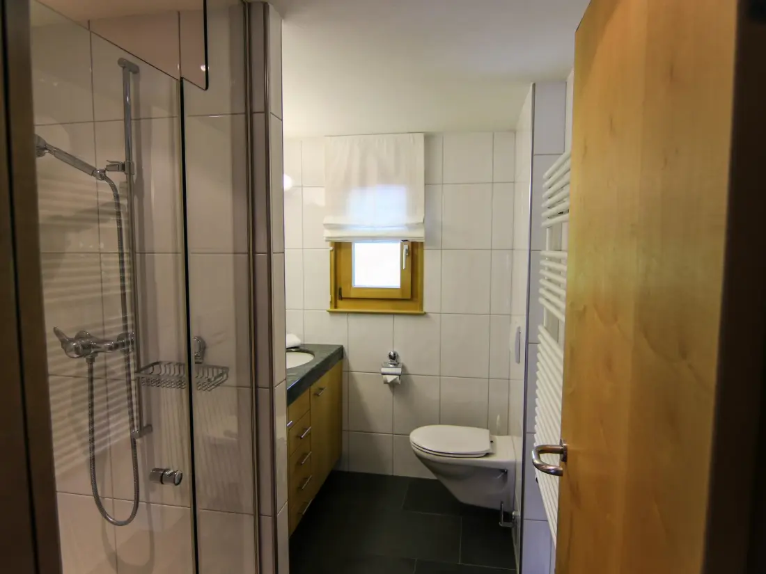 Résidence Chalet Badrutt by Arosa Holiday Appartement/Fewo, Dusche und Bad, WC, 8-Bettwohn