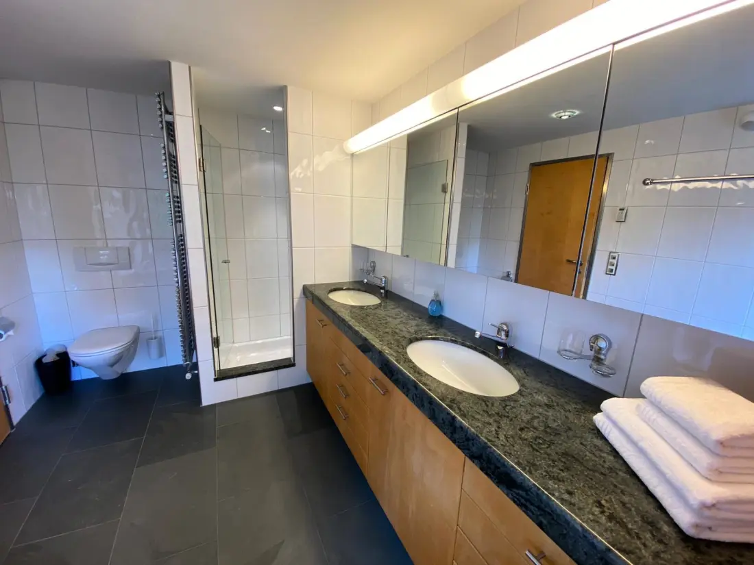 Résidence Chalet Badrutt by Arosa Holiday Appartement/Fewo, Dusche und Bad, WC, 8-Bettwohn