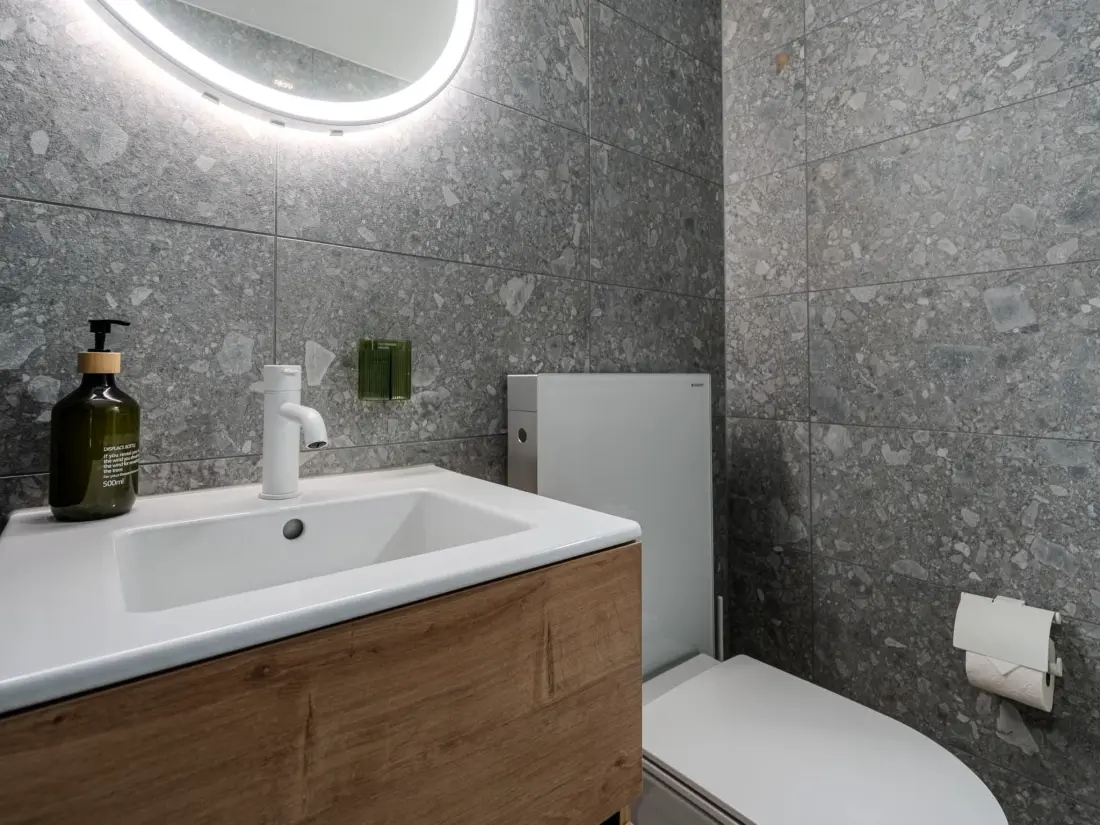 Résidence Collina Forest Design-Studio by Arosa Vacations Studio, Dusche, WC, Komfort