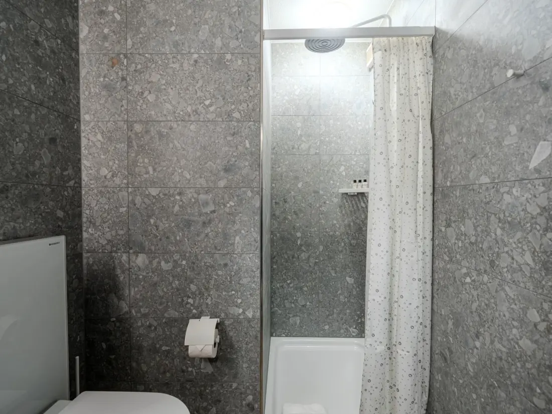 Résidence Collina Forest Design-Studio by Arosa Vacations Studio, Dusche, WC, Komfort