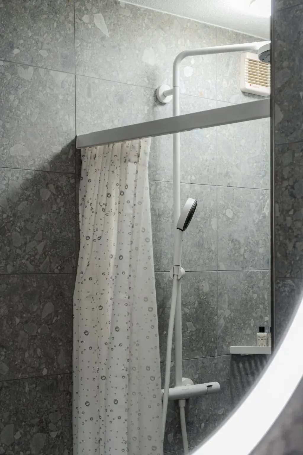 Résidence Collina Forest Design-Studio by Arosa Vacations Studio, Dusche, WC, Komfort