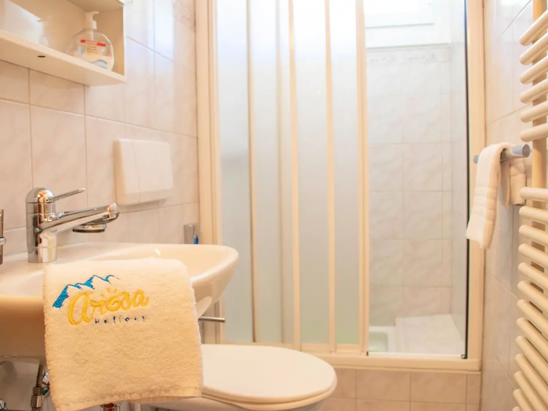 Résidence Furkablick Yvonne by Arosa Holiday Appartement/Fewo, Bad, WC Furkablick Yvonnne