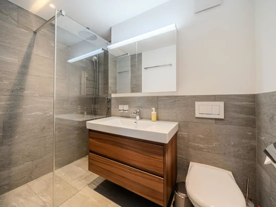 Résidence Residence Eden - Apartment L by Arosa Vacations Appartement/Fewo, Dusche, WC, 1
