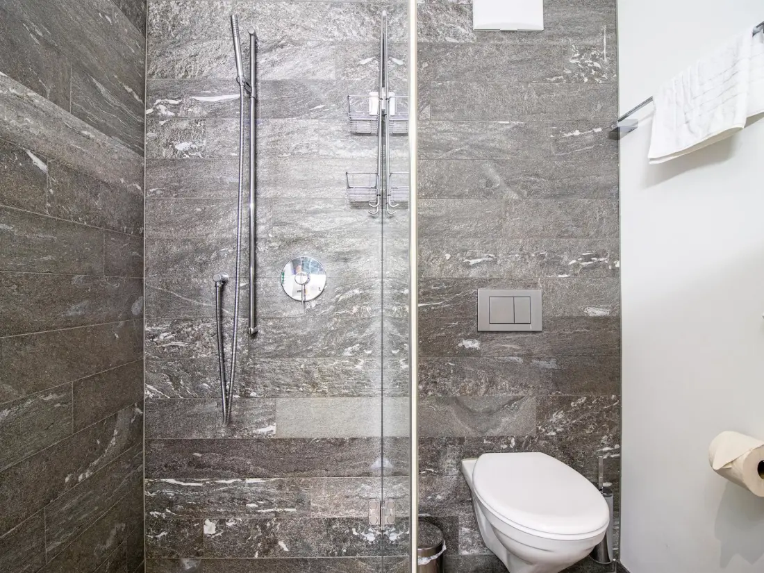 Résidence Salis 06 by Arosa Holiday Appartement/Fewo, Dusche und Bad, WC, 3 Schlafräume