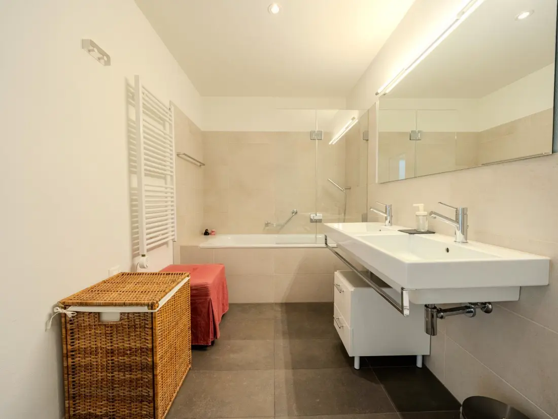 Résidence Sunnaschy Heidi by Arosa Vacations Appartement/Fewo, Dusche und Badewanne, 2 Sch
