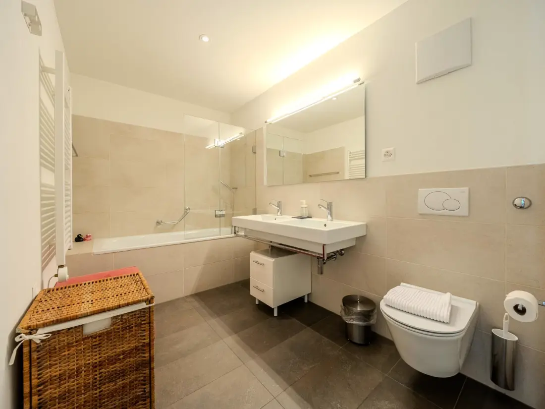 Résidence Sunnaschy Heidi by Arosa Vacations Appartement/Fewo, Dusche und Badewanne, 2 Sch