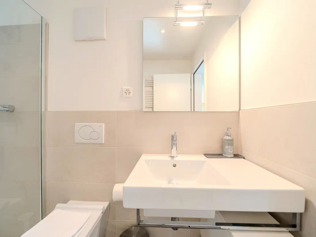 Résidence Sunnaschy Heidi by Arosa Vacations Appartement/Fewo, Dusche und Badewanne, 2 Sch